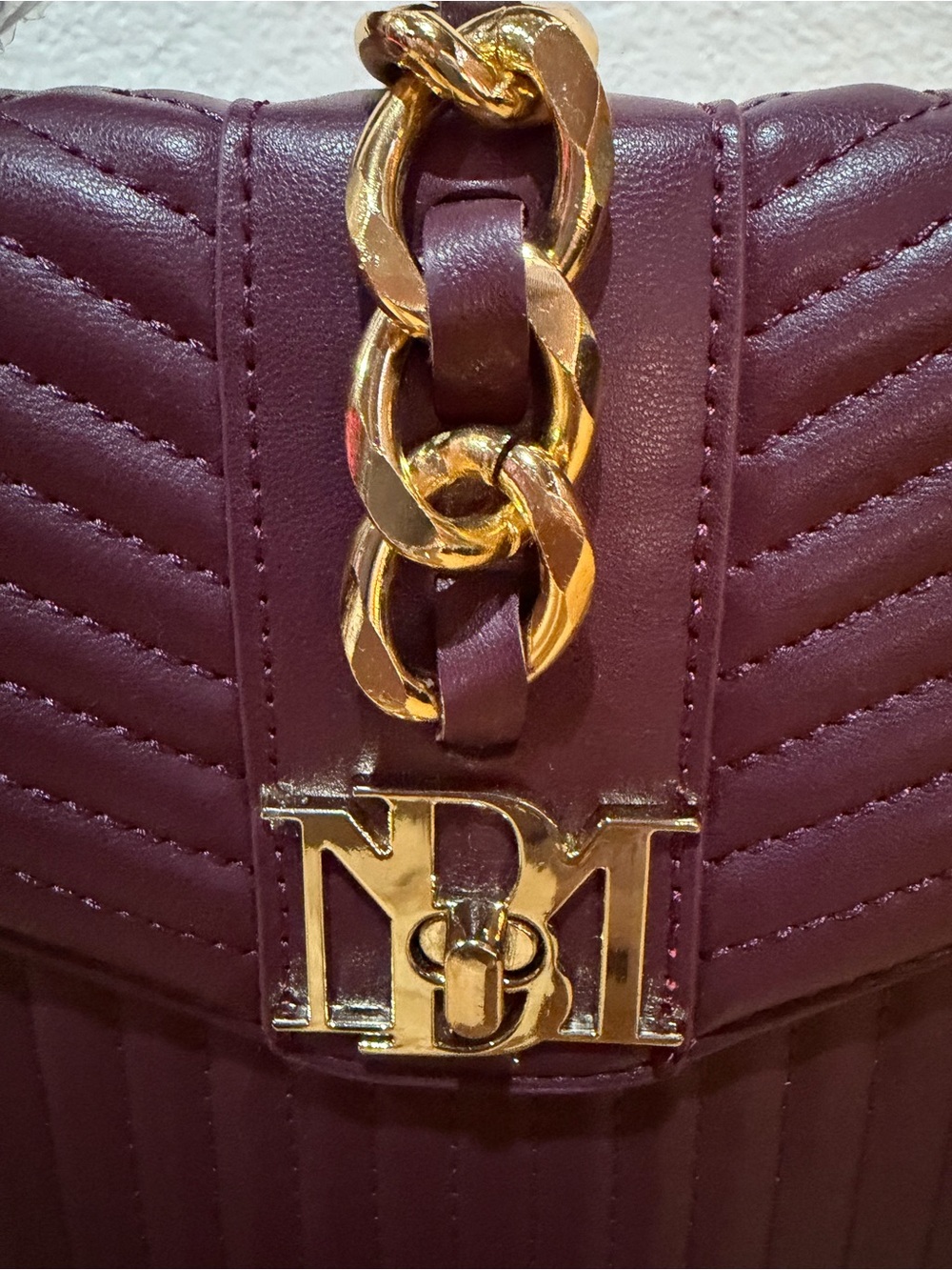 NWT Badgley Mischka BM-4180 Plum Quilted Vegan Leather Crossbody Bag MSRP $179 ๐ - Picture 4 of 10